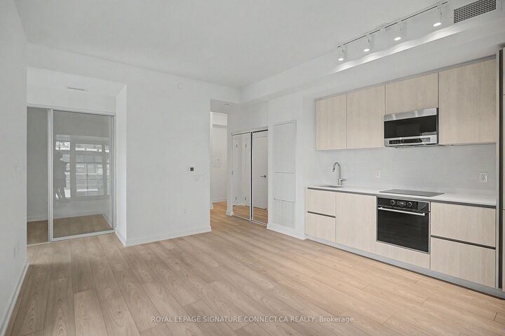 Property Photo:  110 Broadway Avenue 715  ON M4P 1V7 