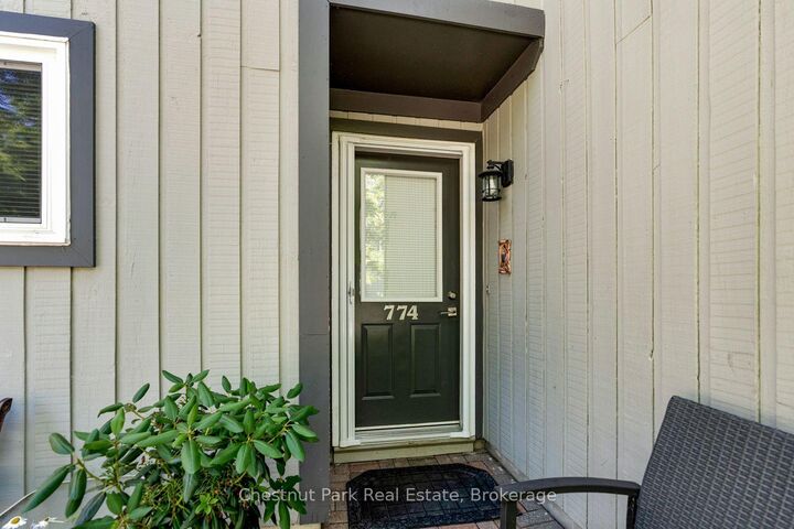 Property Photo:  774 Johnston Park Avenue  ON L9Y 5C7 