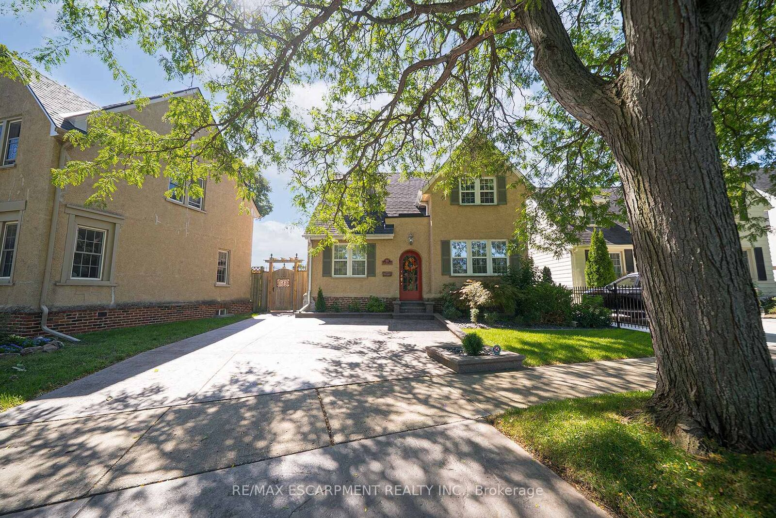 Property Photo: 48 Lincoln Avenue ON N3T 4S7