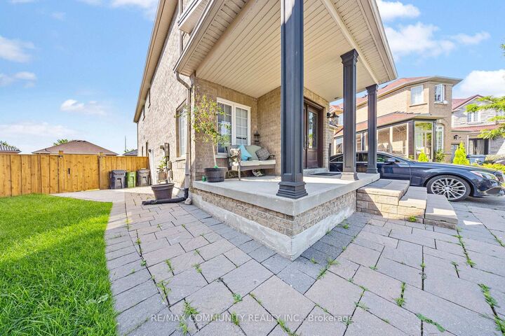 Property Photo:  72 Lampman Drive Bsmt  ON M1E 5K9 