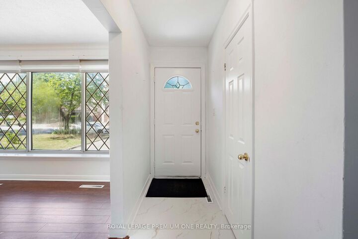 Property Photo:  139 McKee Avenue Entire  ON M2N 4C5 