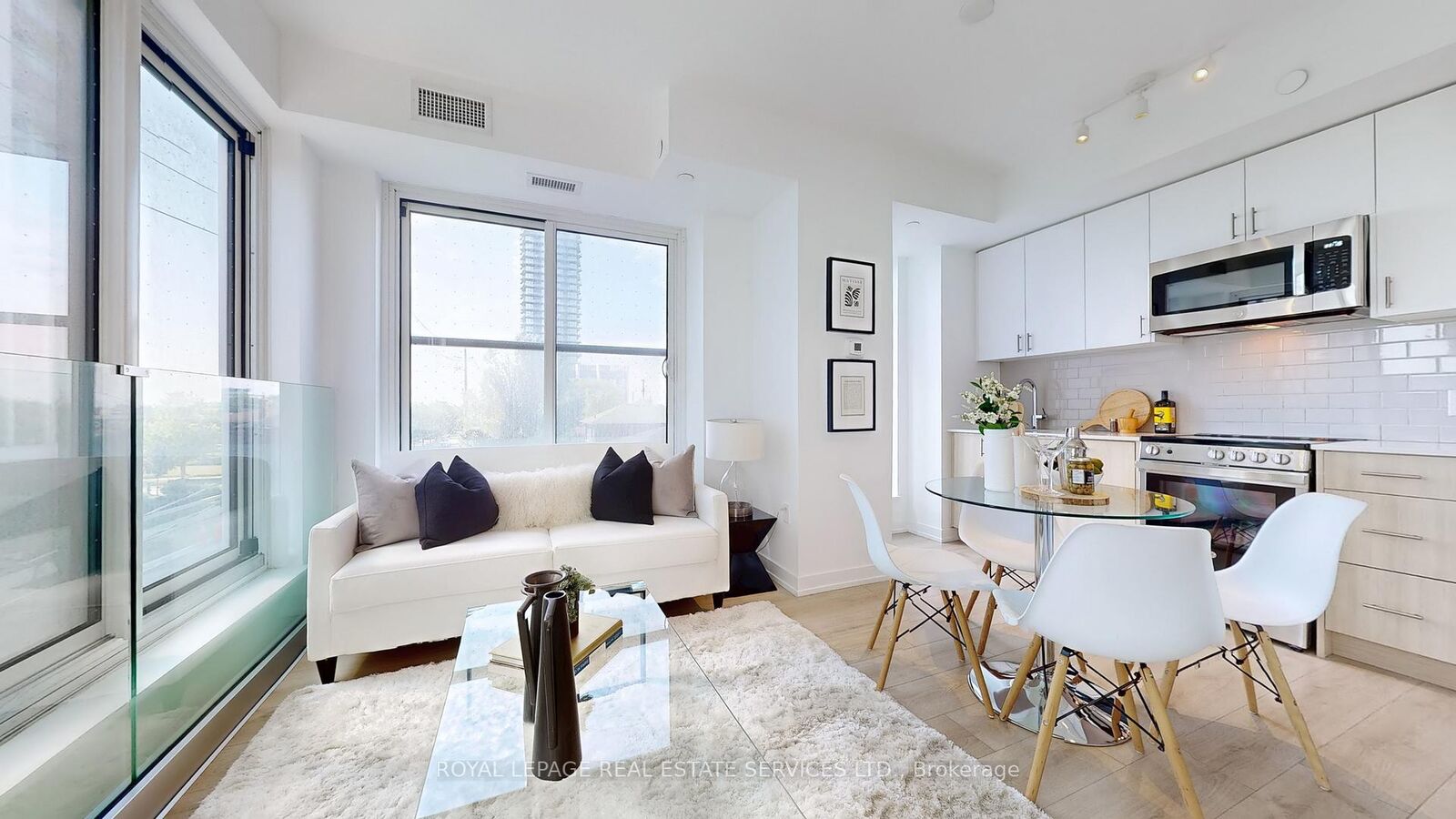 Property Photo:  1195 The Queensway N/A 213  ON M8Z 0H1 
