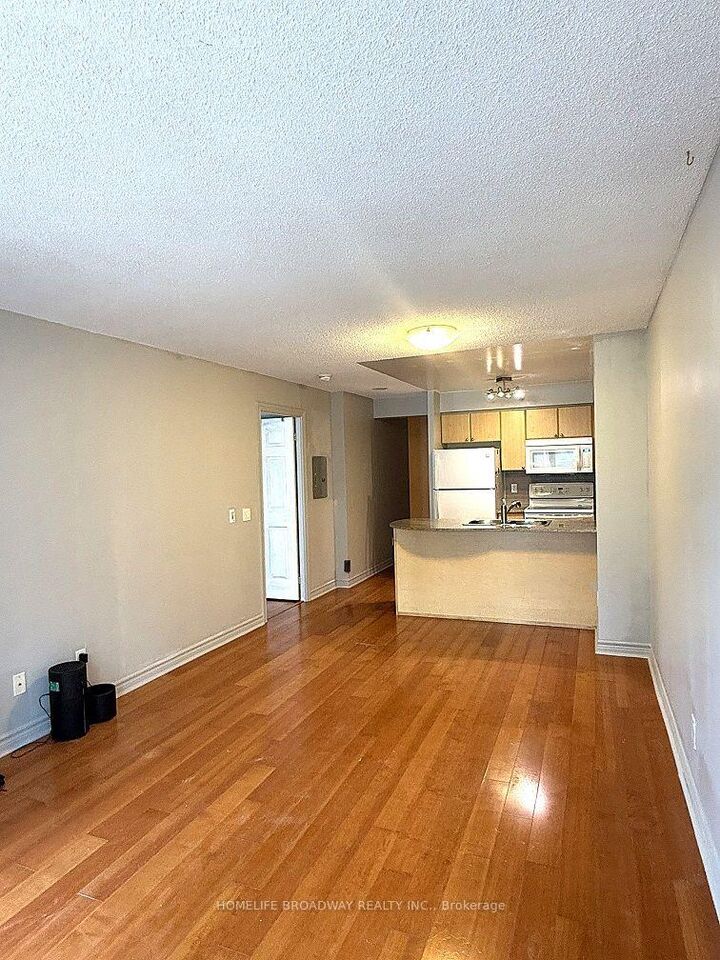 Property Photo:  763 Bay Street 1111  ON M5G 2R3 