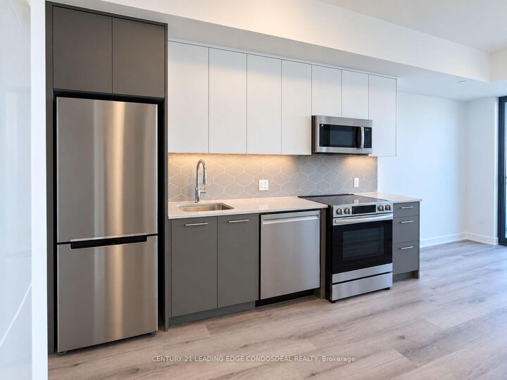 Property Photo:  30 Francis Street S 3713  ON N2G 0H1 