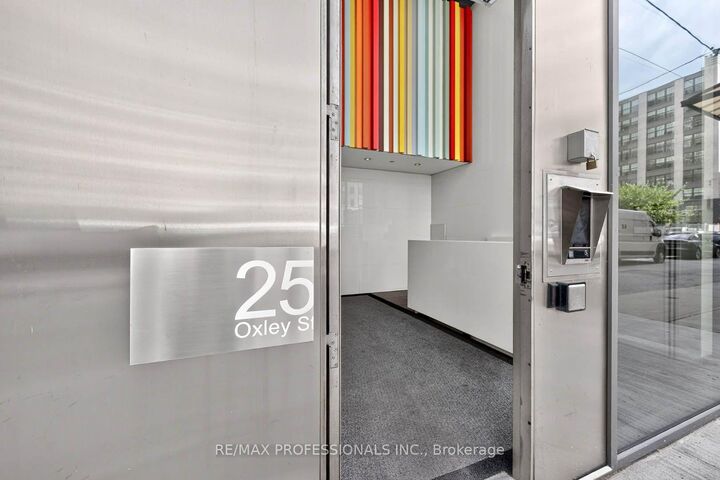 Property Photo:  25 Oxley Street 907  ON M5V 2J5 