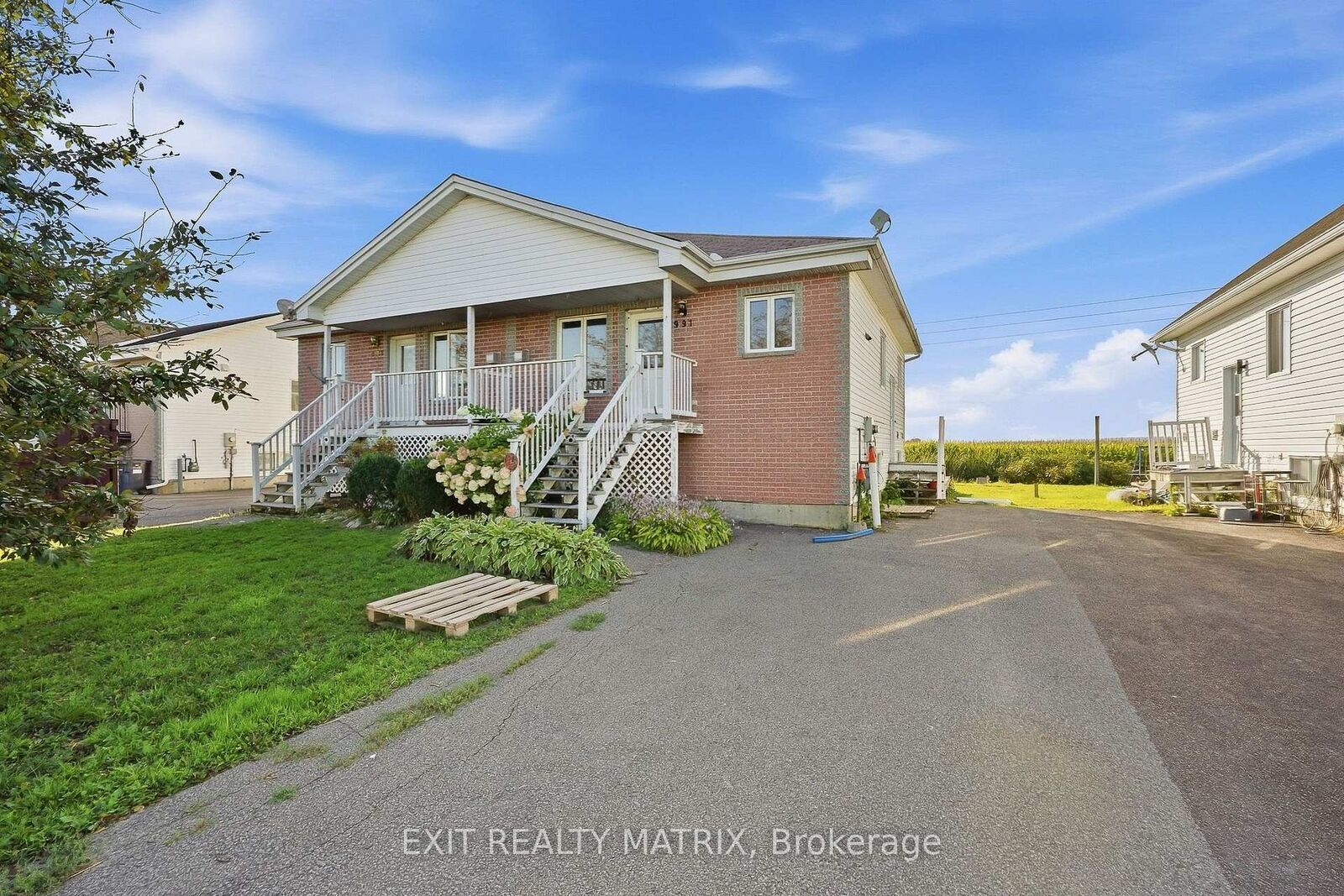Property Photo:  991 Jacynthe Street  ON K6A 3W4 
