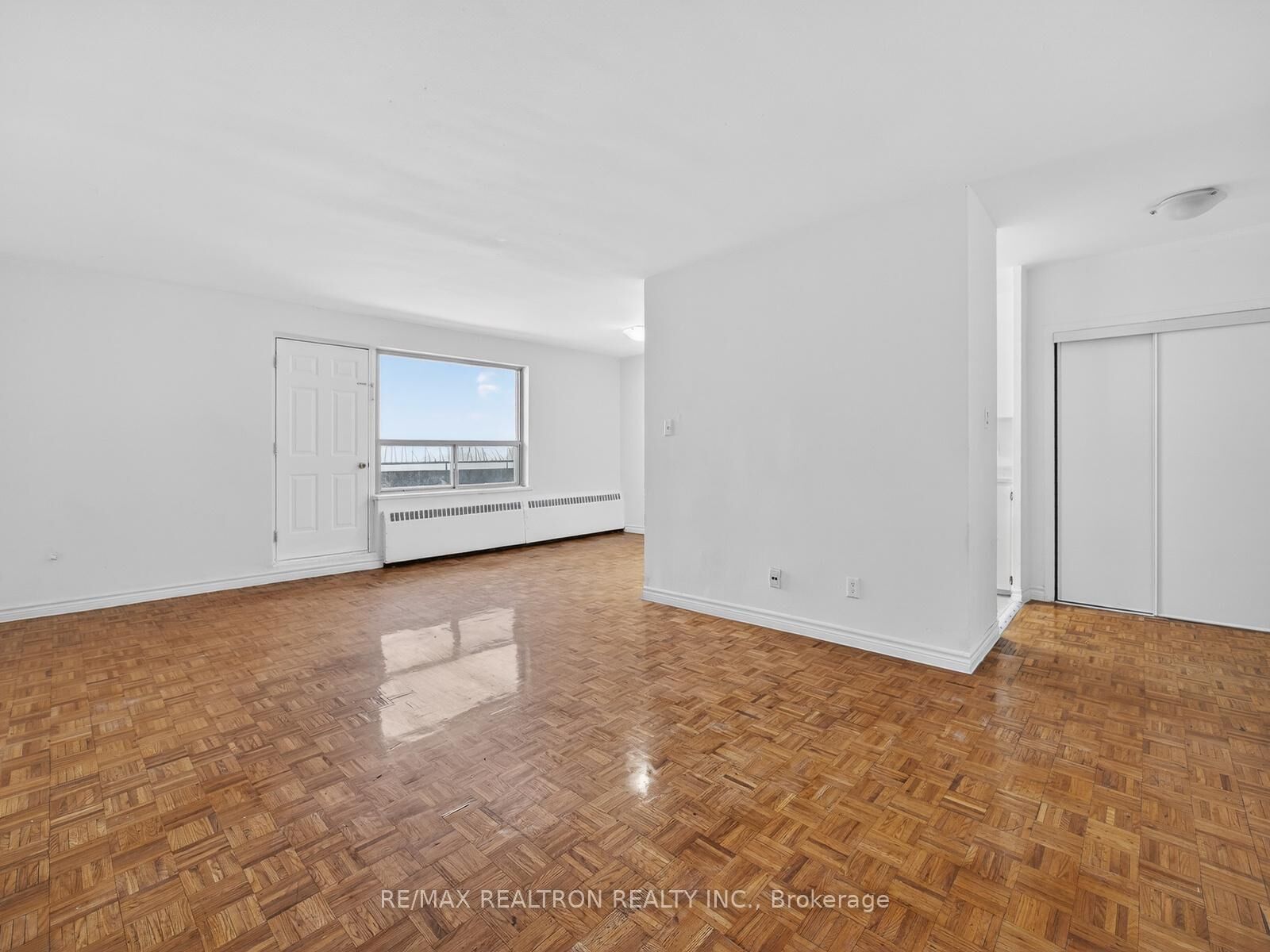 Property Photo:  275 Wentworth Street W 205  ON L1J 1N1 