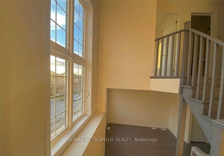 Property Photo:  31 Allegro Drive Main  ON L6Y 6J9 