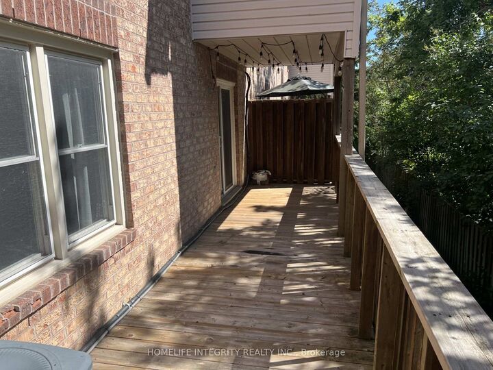 Property Photo:  119 D'Ambrosio Drive 27  ON L4N 7R7 
