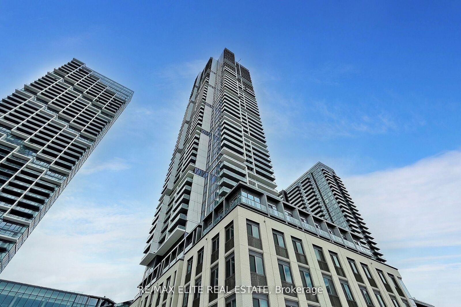 Property Photo:  7890 Jane Street 4806  ON L4K 0L1 