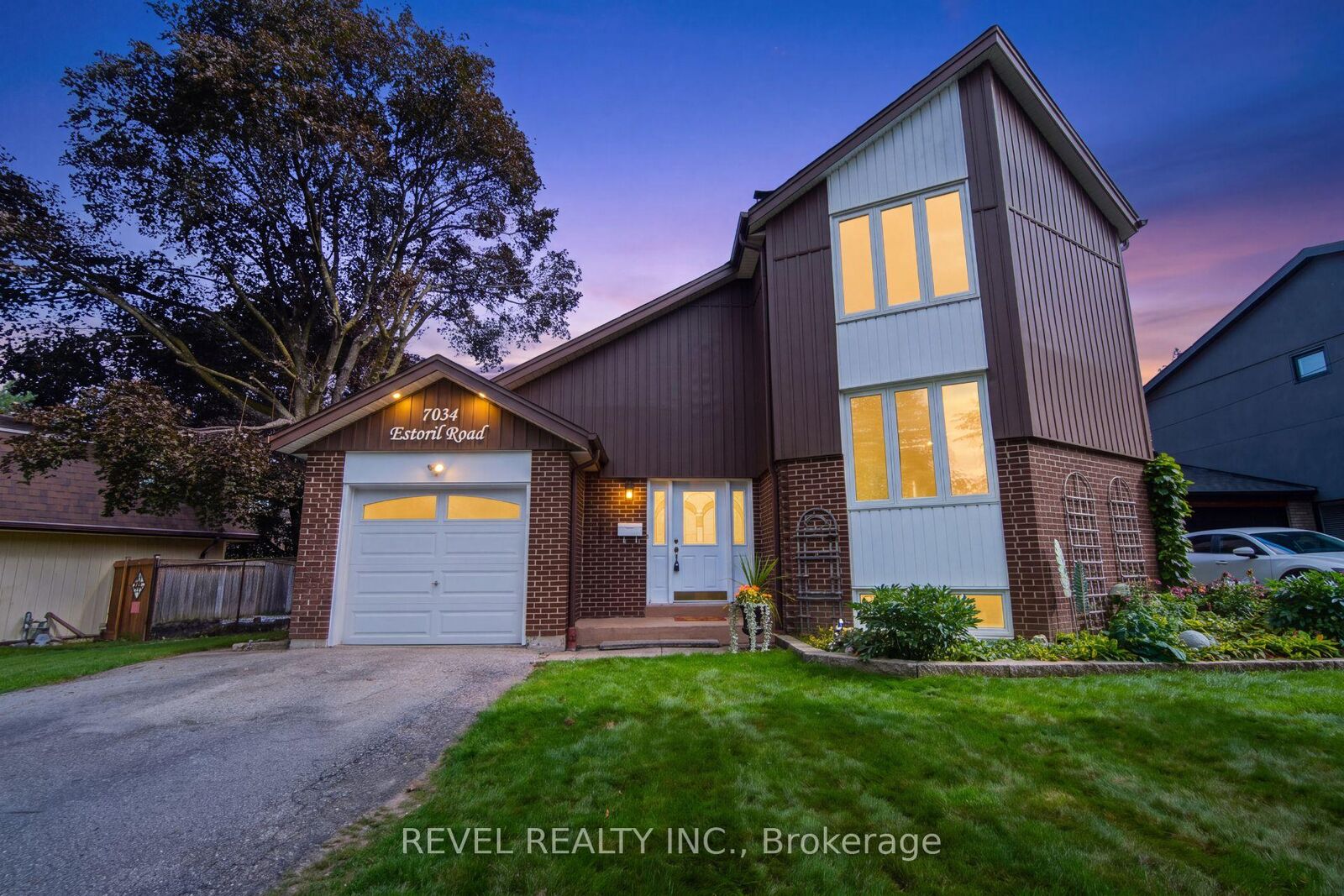 Property Photo: 7034 Estoril Road ON L5N 1N4