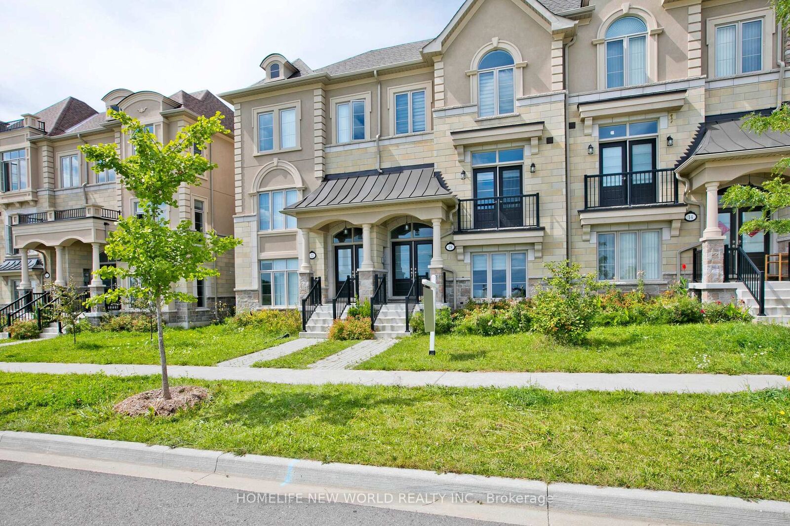 Property Photo:  18 Campobello Street  ON L6A 5B3 