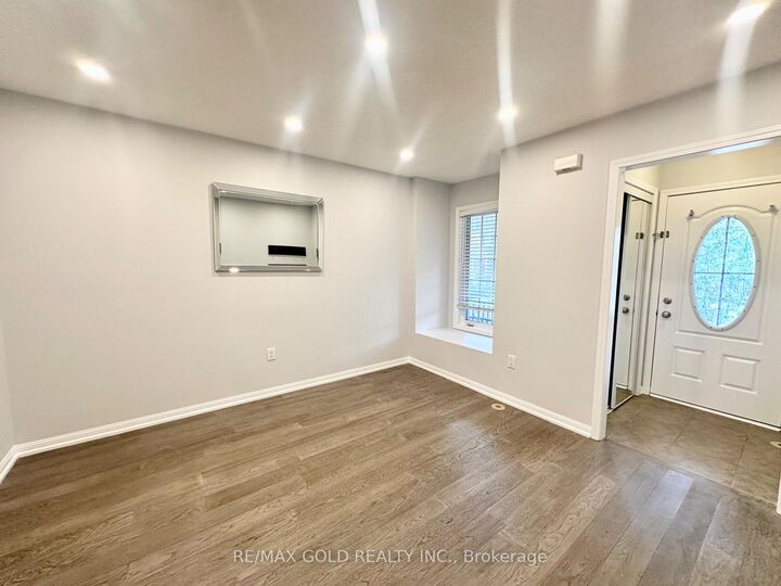 Property Photo:  223 Prosser Circle  ON L9T 0P6 