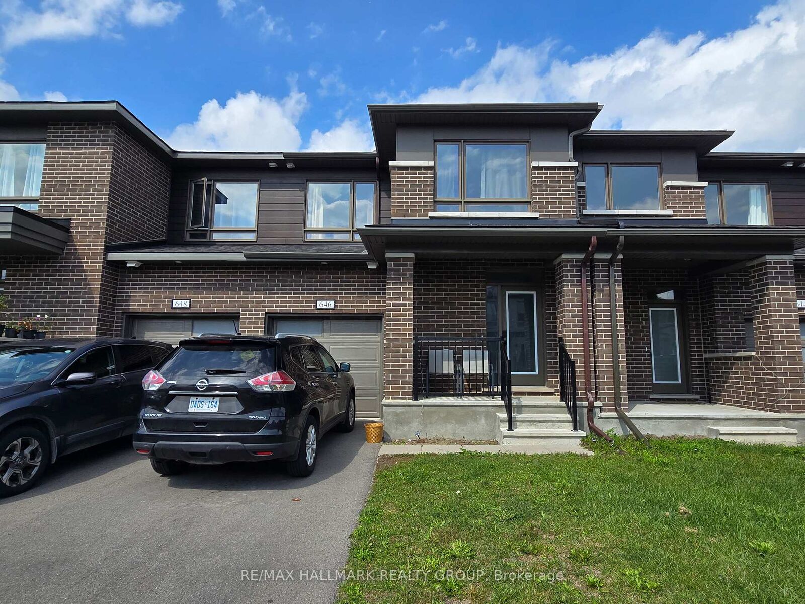 Property Photo:  646 Fenwick Way  ON K2J 7E6 