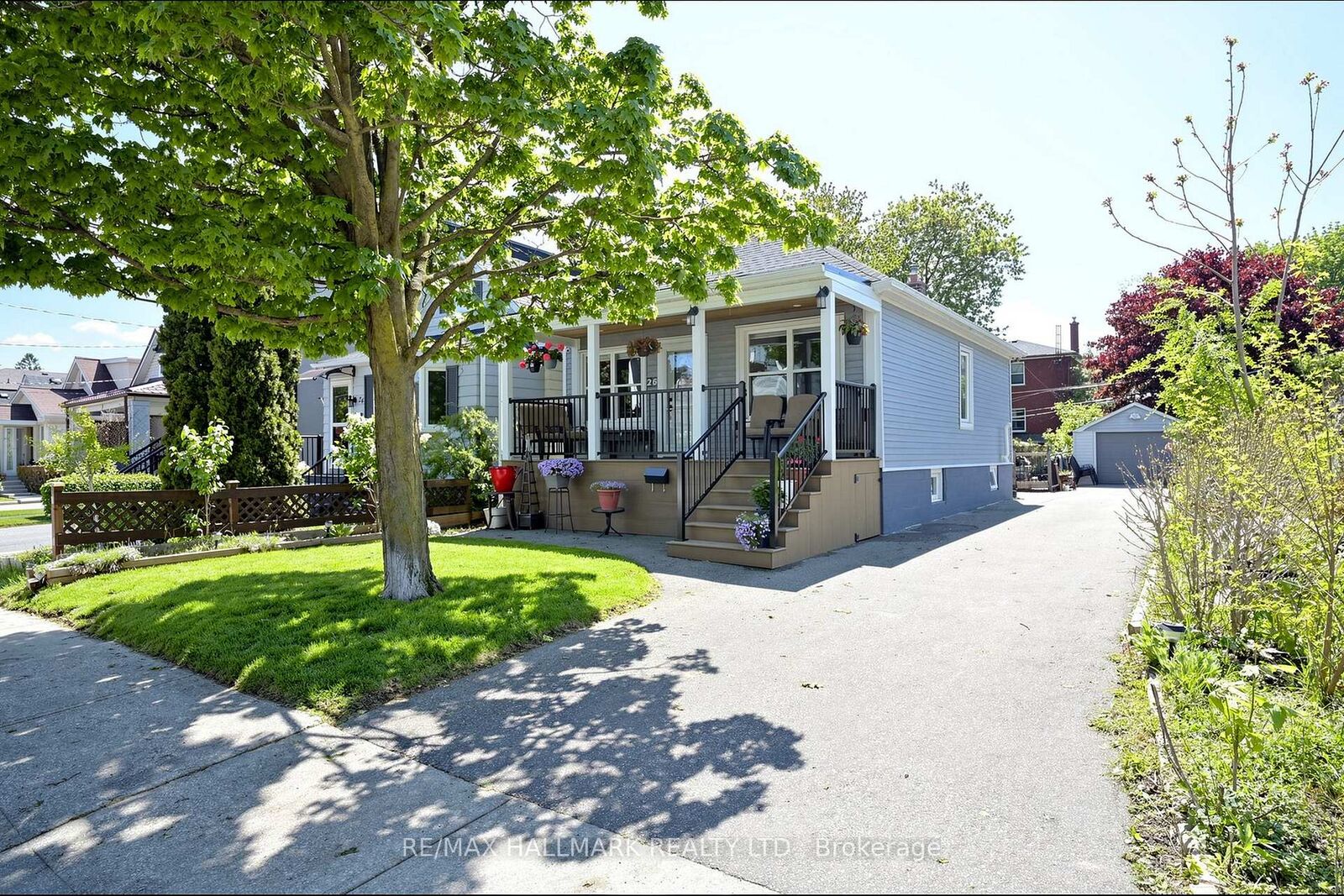 Property Photo:  26 Sixteenth Street  ON M8V 3J8 