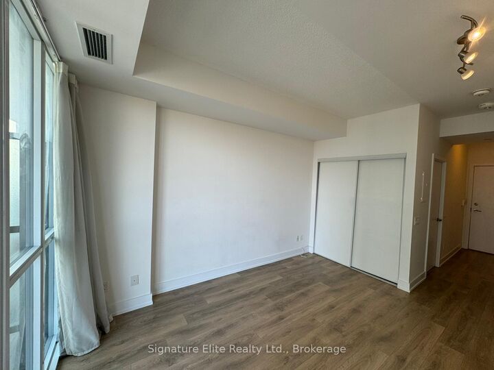Property Photo:  128 Fairview Mall Drive 1109  ON M2J 0E8 