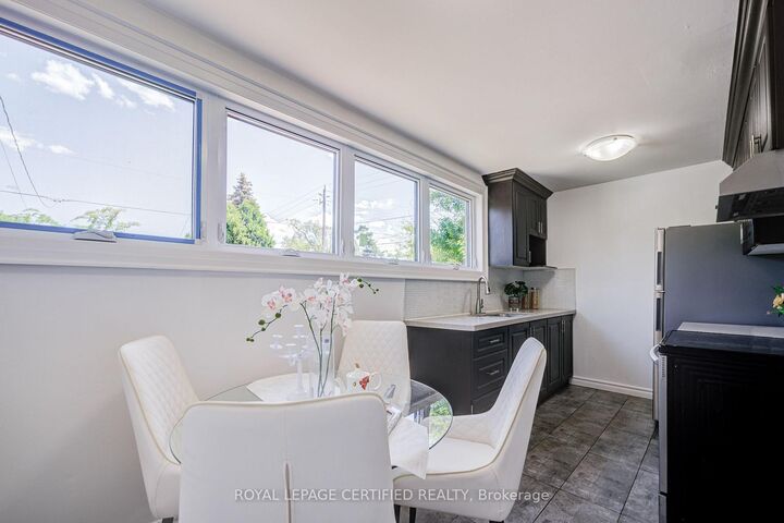 Property Photo:  79 Samson Crescent  ON M1G 1N2 
