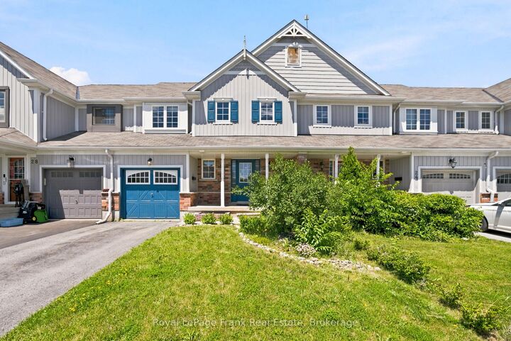 Property Photo:  26 Fallingbrook Crescent  ON K9V 0B3 