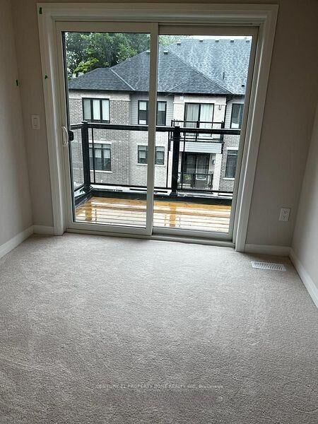 Property Photo:  585 Colborne Street E 1006  ON N2S 0K4 