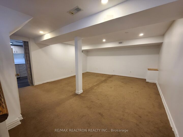 Property Photo:  23 Glass Drive Lower Unit  ON L4G 2E5 