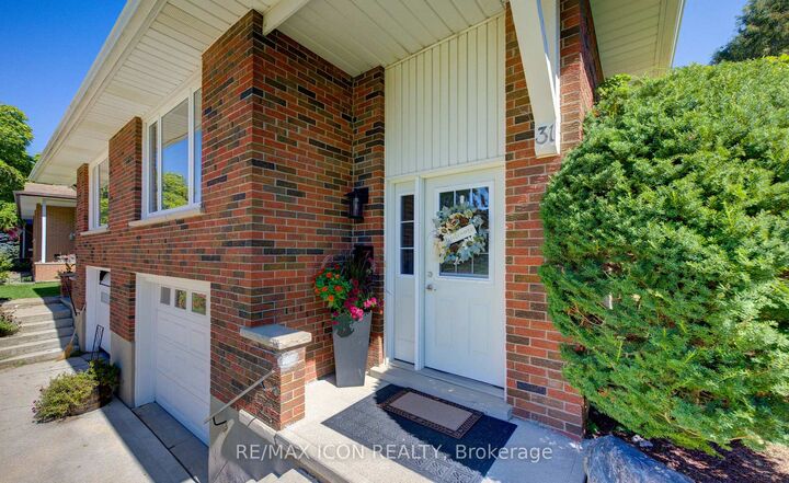 Property Photo: 31 Grosbeak Road ON N3B 1V8