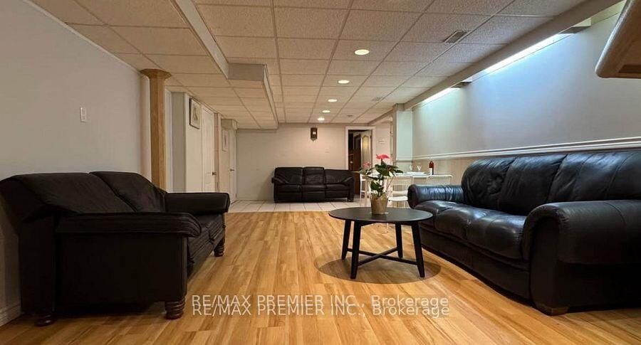 Property Photo:  3551 Burningelm Crescent  ON L4Y 3L2 