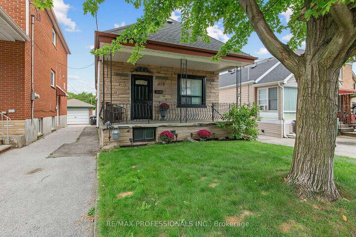 Property Photo:  429 Gilbert Avenue  ON M6E 4X2 