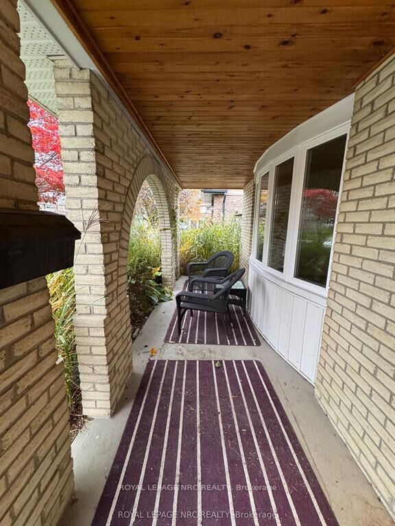 Property Photo:  7 Blue Spruce Court  ON L2N 4E6 