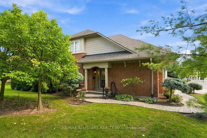 Property Photo:  111 Lakeside Vista Way  ON L6E 0B6 