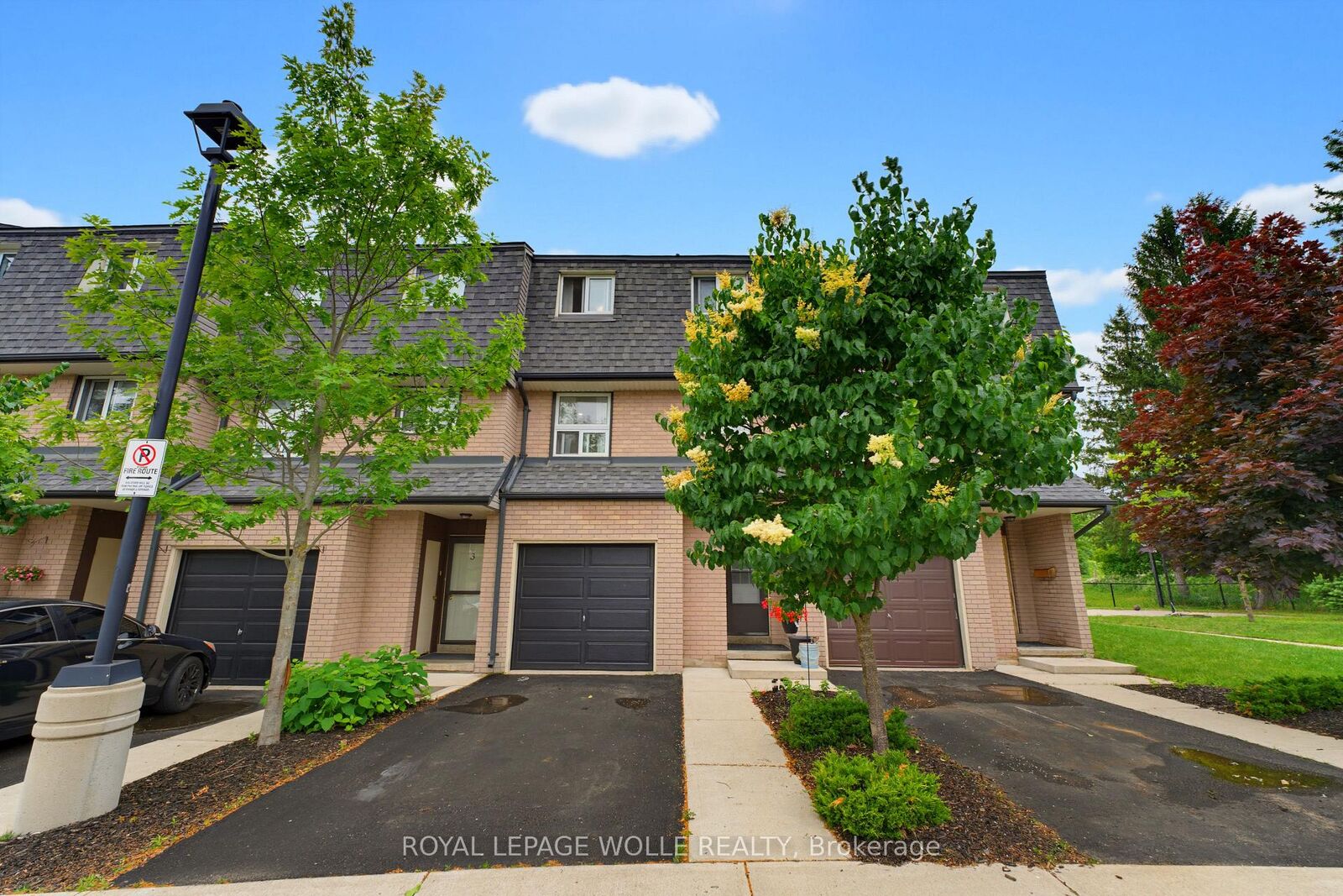 Property Photo:  138 Blackhorne Drive 4  ON N2E 1Z3 