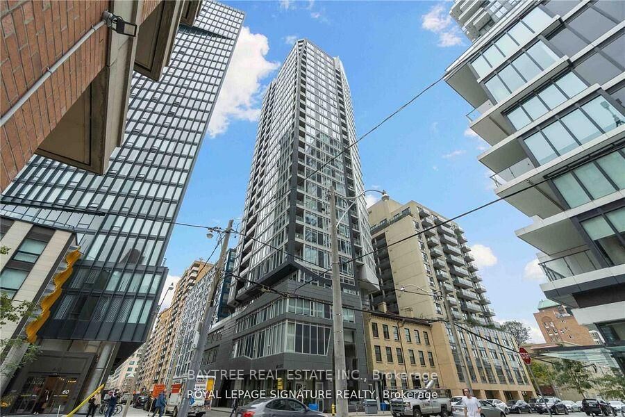Property Photo:  68 Shuter Street Ph 01  ON M5B 0B4 