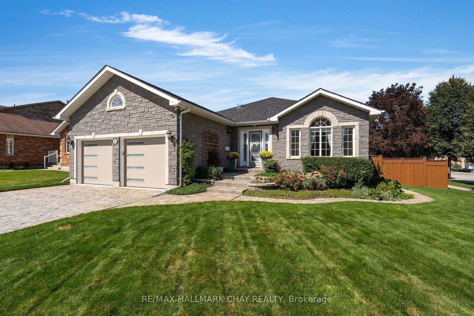 Property Photo:  53 Brookfield Crescent  ON L4N 9R6 