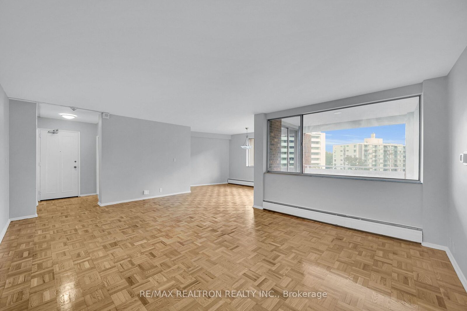 Property Photo:  9 Deer Park Crescent 706  ON M4V 2C4 