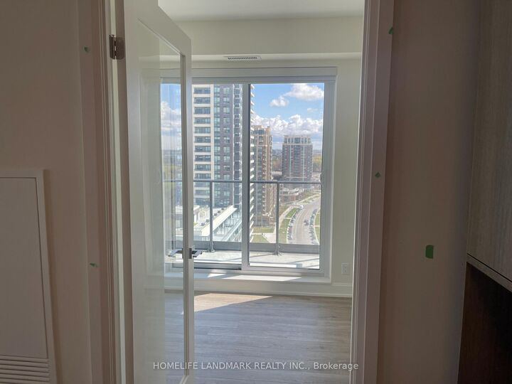Property Photo:  8 Water Walk Drive 1810  ON L3R 6L5 