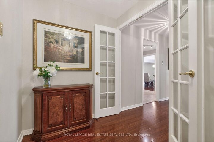 Property Photo: 1400 Dixie Road 110 ON L5E 3E1