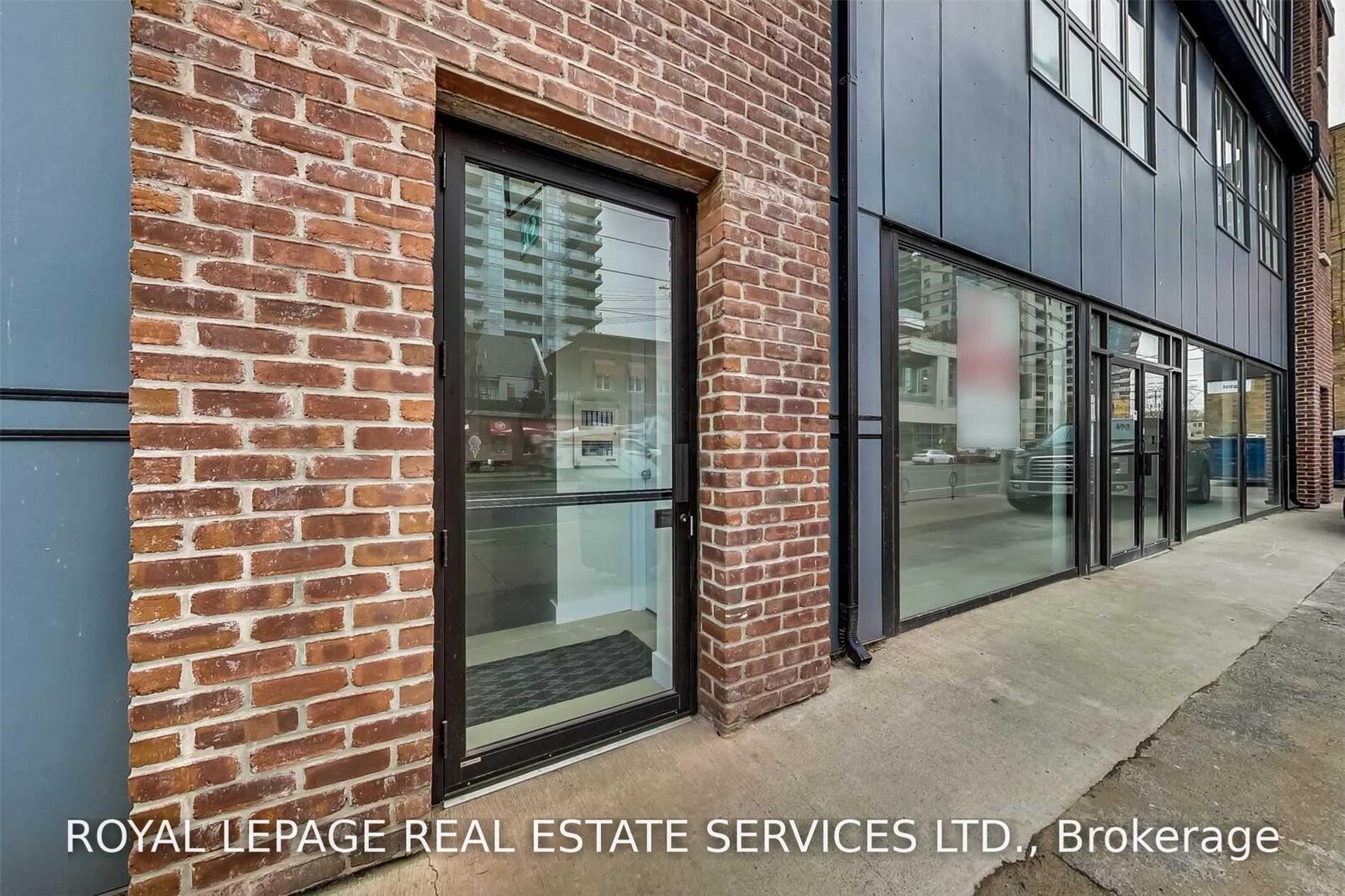 Property Photo: 235 Davenport Road A ON M5R 2H6