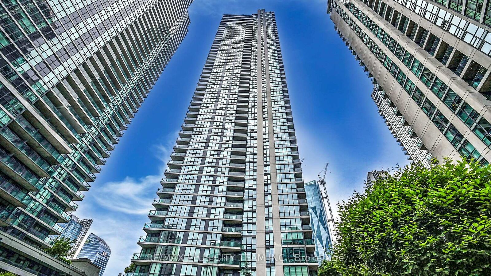Property Photo:  18 Harbour Street 201  ON M5J 2Z6 