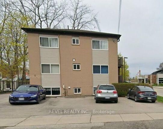 Property Photo: 3 Robinson Street 2 ON L3M 3C8