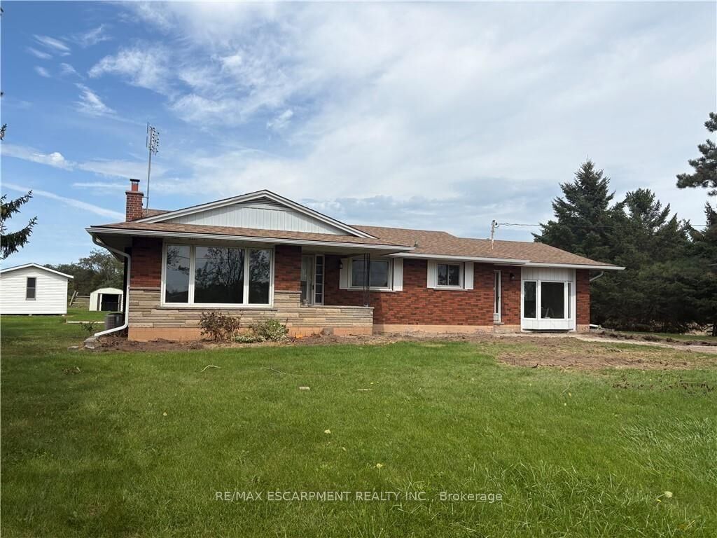 Property Photo:  5697 Regional Road 69 N/A  ON L0R 1Y0 