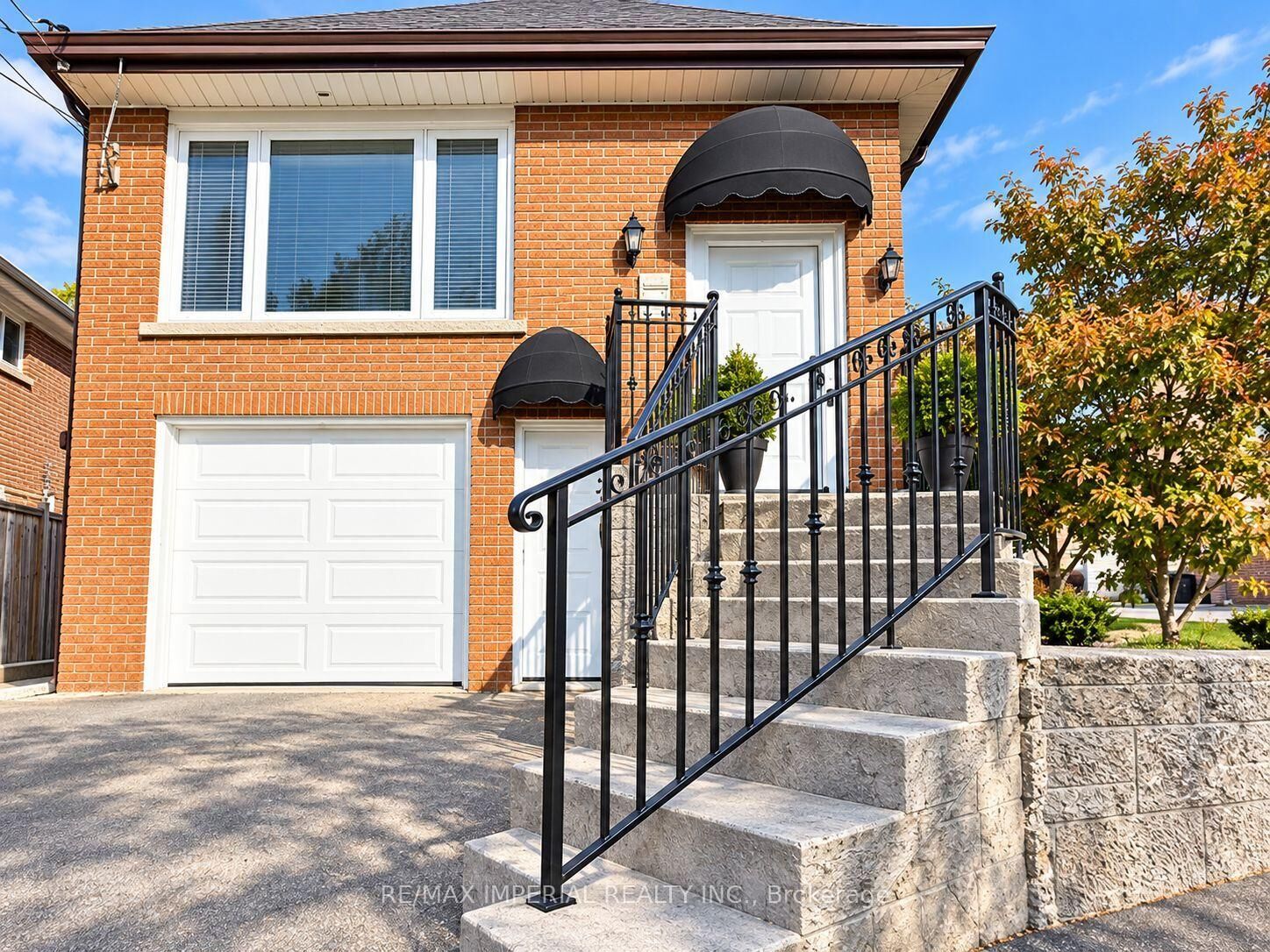 Property Photo:  462 Fergo Avenue Lower Unit  ON L5B 2J3 