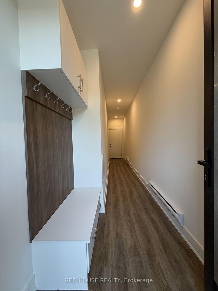Property Photo:  212 Ellis Avenue  ON L2P 0H2 