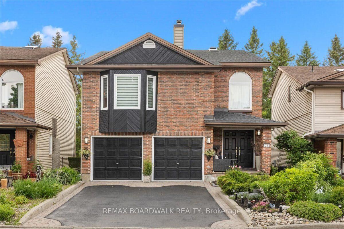 Property Photo:  24 Hackett Street  ON K1V 0P7 