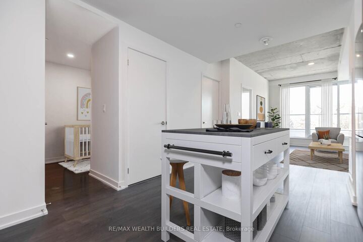 Property Photo:  57 Brock Avenue 403  ON M3H 3N2 