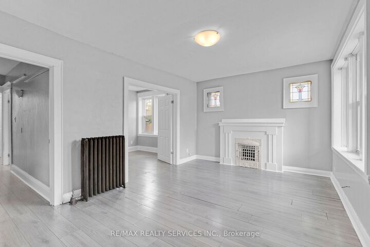 Property Photo:  5 Fairholt Road N 8  ON L8M 2S9 