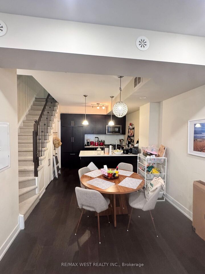Property Photo:  3 Elsie Lane 52  ON M6P 0B8 