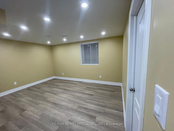 Property Photo:  4549 Longmoor Road Bsmnt  ON L5M 4H7 