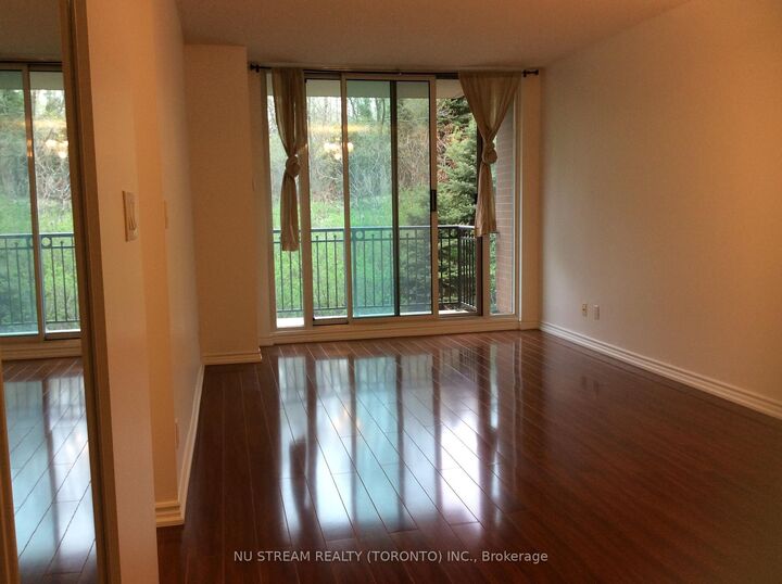 Property Photo:  