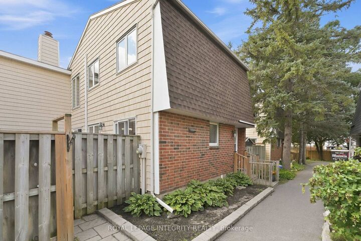 Property Photo:  248 Salter Crescent  ON K2K 1Z2 