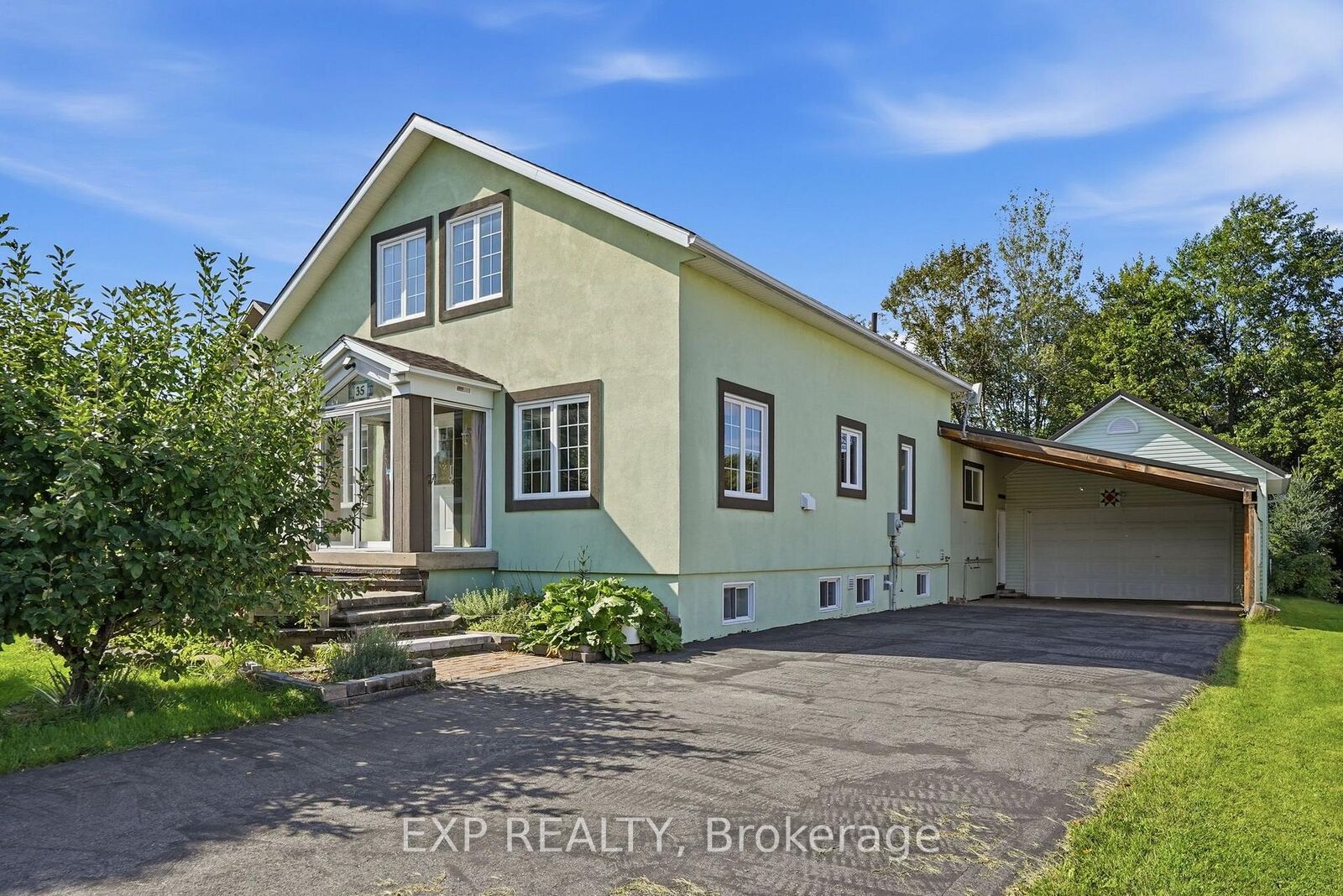 Property Photo:  35 Brisson Street  ON K0A 2M0 