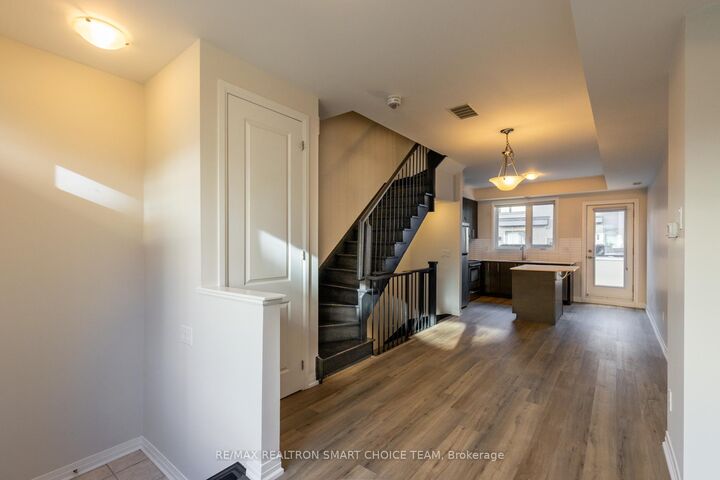 Property Photo:  80 Thomas Mulholland Drive 2  ON M3K 0A5 